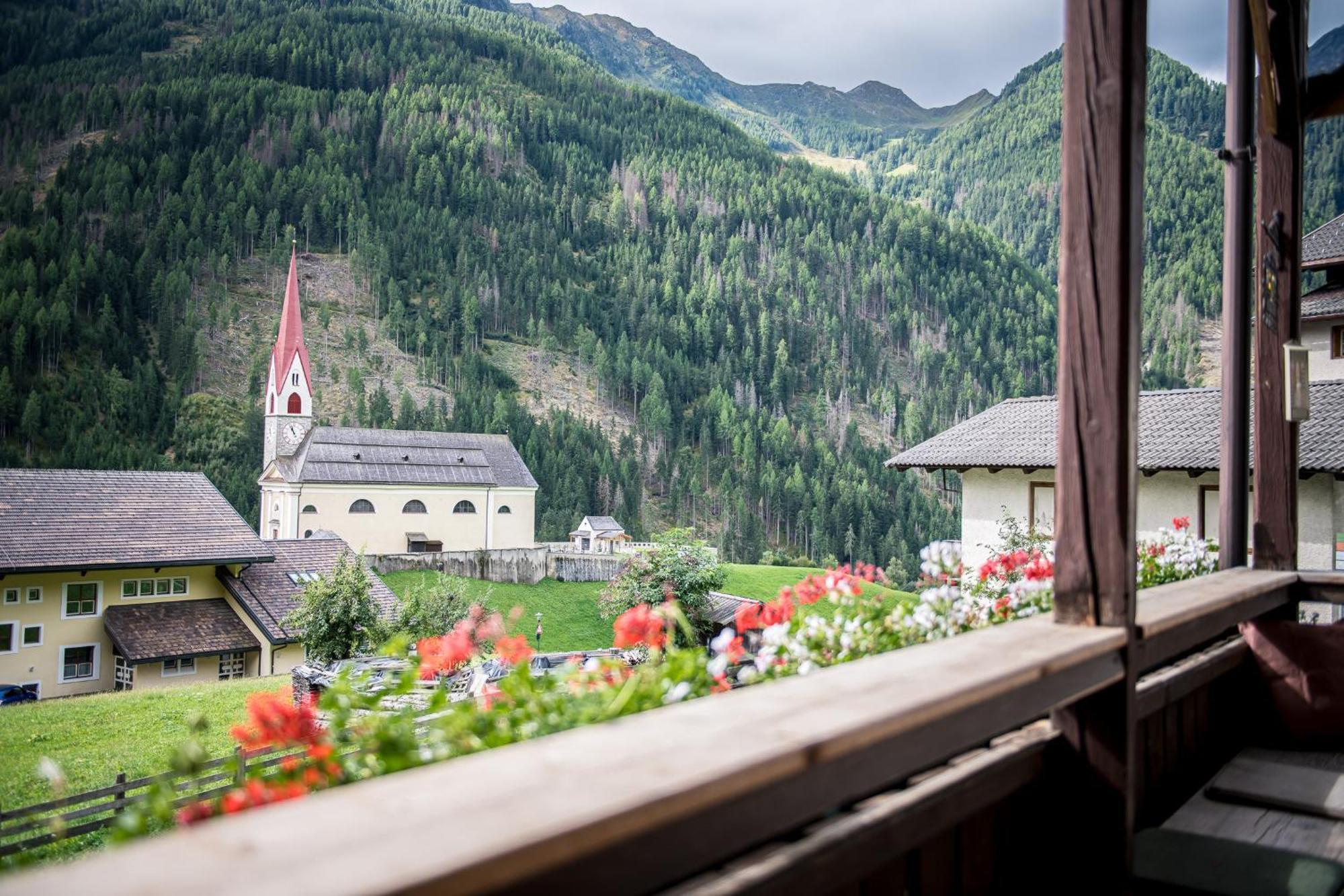 Oberwirt Hotel Selva dei Molini Exterior foto